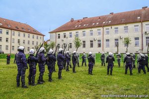 pokaz policjantów oddziałów prewencji