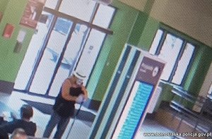 zaginiony na zdjęciach monitoringu