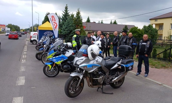 akcja motocyklistów i policjantów ruchu drogowego &quot;Patrz w lusterka, zmieścimy się wszyscy&quot;