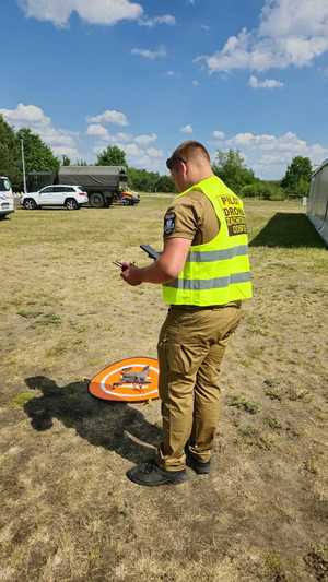 Zdjęcie 1 osoby biorącej udział w akcji poszukiwawczej