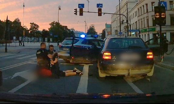 policjanci zatrzymali pijanego kierowcę