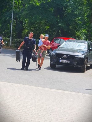 Trzebniccy policjanci pilotowali do szpitala pojazd z 3,5-letnią dziewczynką wymagającą natychmiastowej pomocy medycznej