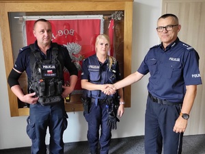 troje policjantów