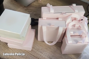 pudełka z biżuterią