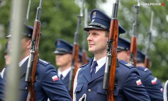 policjanci podczas uroczystości