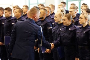 uczestnicy uroczystego ślubowania