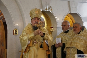 Duchowni podczas nabożeństwa