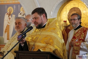 Duchowni podczas modlitwy