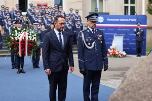 uczestnicy uroczystości z okazji Święta policji w KGP