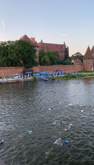 zawodnik z reprezentacji polskiej Policji w trakcie zawodów
