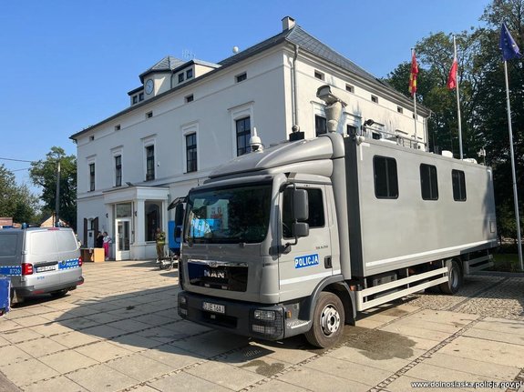 mobilny posterunek policji