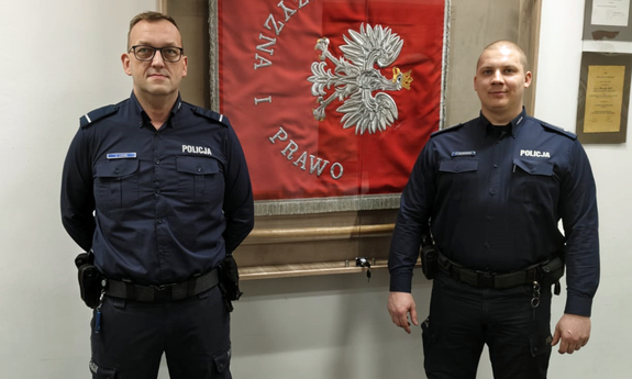 Dwaj policjanci.