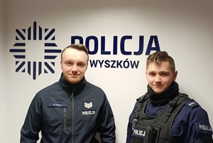 Dwaj policjanci.