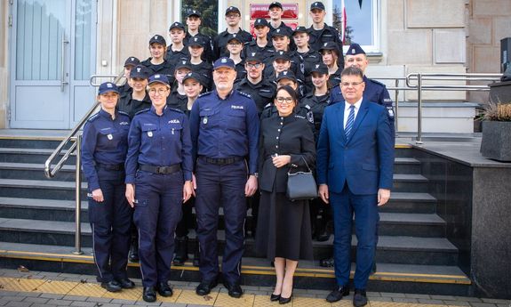 wizyta uczniów w komendzie głównej policji.