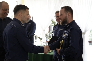 Uczestnicy zawodów narciarskich.
