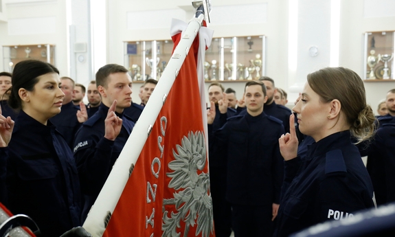 Policjanci podczas ślubowania.