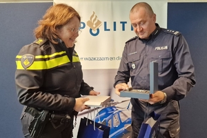 Dyrektor Gabinetu KGP i policjantka holenderska.