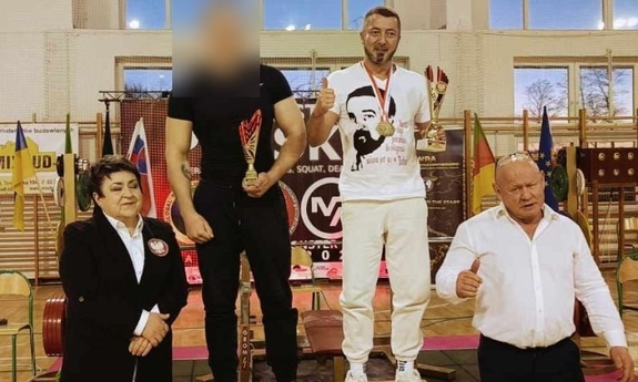 Zawodnicy na podium.