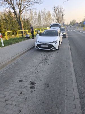 zdjęcie samochodu nietrzeźwego.