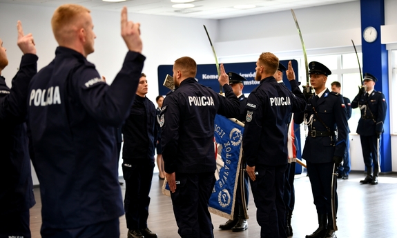 Policjanci podczas ślubowania.