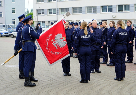 Policjanci podczas ślubowania.