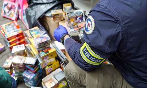 Policjant i zabezpieczone przedmioty