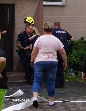 policjanci podczas akcji.
