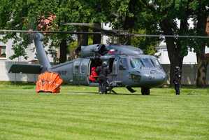 śmigłowiec S-70i Black Hawk z Zarządu Lotnictwa Policji Głównego Sztabu Policji Komendy Głównej Policji .
