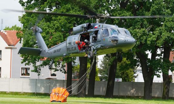 policyjny śmigłowiec S-70i Black Hawk z Zarządu Lotnictwa Policji Głównego Sztabu Policji Komendy Głównej Policji.
