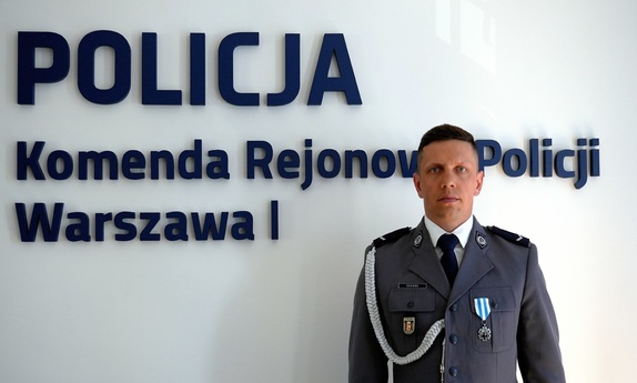 Wyróżniony policjant.