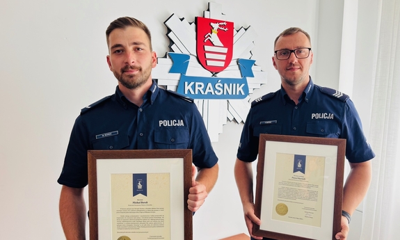 Dwaj policjanci.
