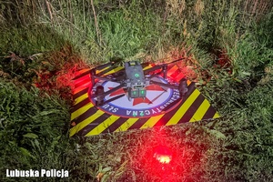 Dron policyjny wykorzystywany w poszukiwaniach.
