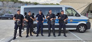 policjant za granicą.