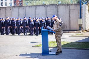 Na zdjęciu policjanci