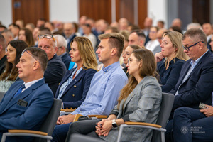 Seminarium naukowo-praktyczne.