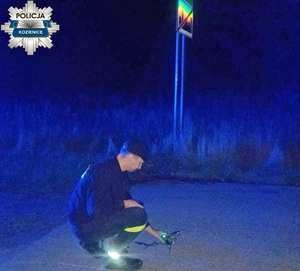Policjant z dronem.