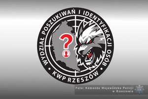 LOGO przedstawiające wilka i zarys mapy województwa podkarpackiego oraz napis WYDZIAŁ POSZUKIWAŃ I IDENTYFIKACJI OSÓB KWP W RZESZOWIE.