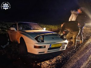 skradziony samochód.