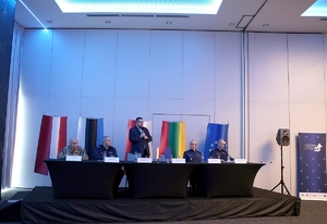 Uczestnicy Konferencji otwierającej rozpoczęcie zadań zawartych w projekcie Tropik-9.