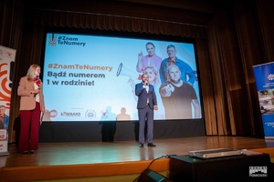 Uczestnicy inauguracji kolejnej odsłony akcji #ZnamTeNumery.
