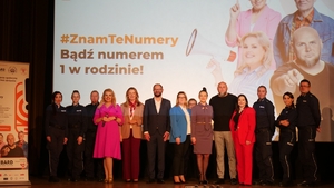 Uczestnicy inauguracji kolejnej odsłony akcji #ZnamTeNumery.