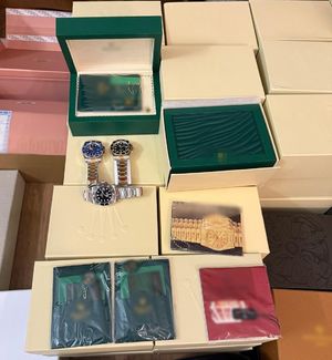 Zabezpieczone podrabiane zegarki.