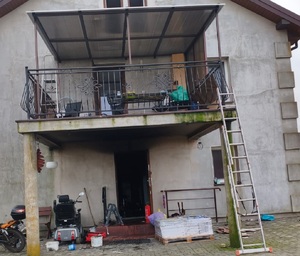 Dom, w którym wybuchł pożar.