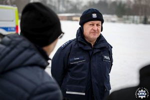 Umundurowani policjanci.