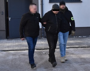 zabezpieczone papierosy bez polskich znaków akcyzy.