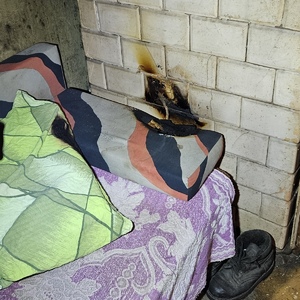 nadpalona poduszka. Piec kaflowy.