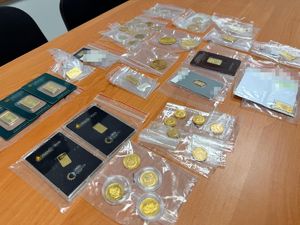 złoto w woreczkach.