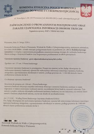 dokumenty z LOGO policji.