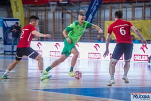 rozgrywki piłkarskie .