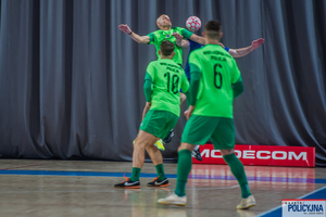 rozgrywki piłkarskie .